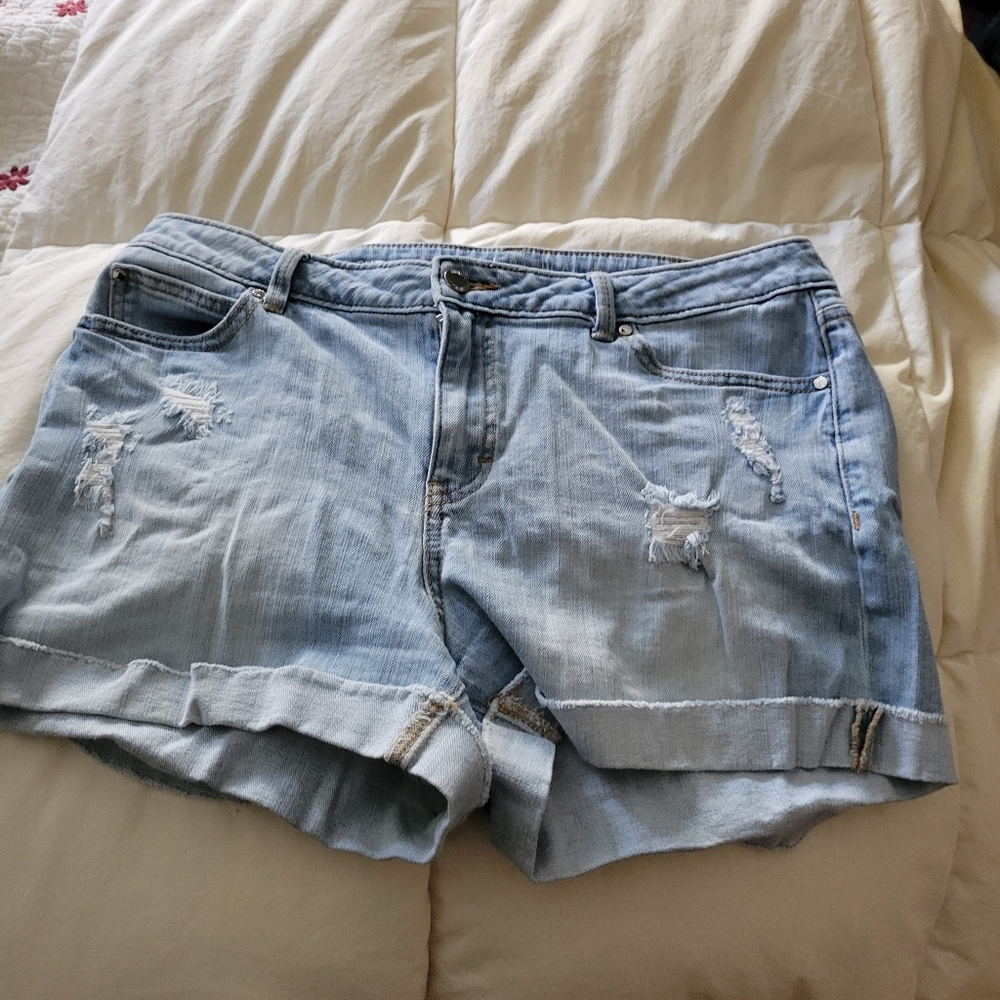 Jennifer Lopez denim shorts